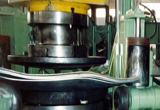 Automatic manipulator for dished ends