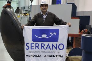 Faccin: Miguel Serrano General Director of Industrias Metalúrgicas Serrano with a dished-head plate