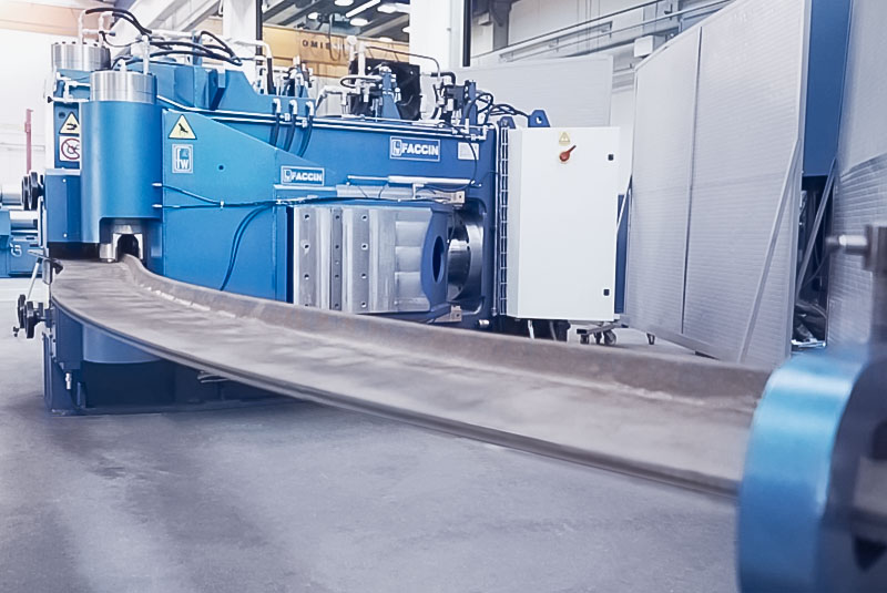 Faccin: blue frame bender with profile bended